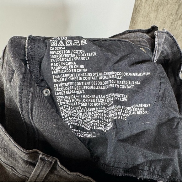 BDG Washed Black Super High Rise Twig Skinny Jeans Size 28 - Picture 5 of 5